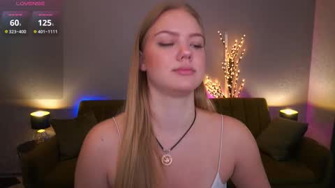 celestenoirr online show from November 11, 8:27 am