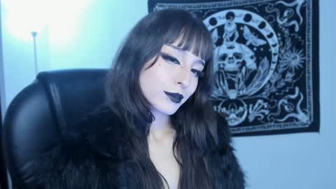   online show from February 4, 8:13 am