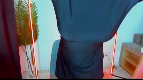 Snapshot of celine_roxelle chatting on October 21, 6:11 pm Celine Roxelle online show from October 21, 6:11 pm