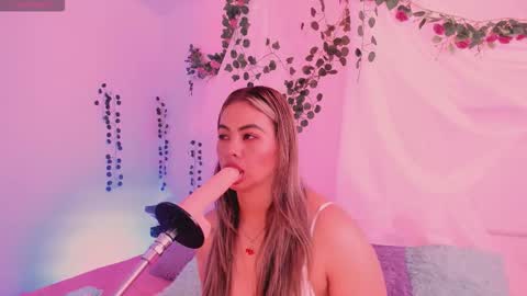 Hello guys my name is Sofi and Lizzie and  Vanessa online show from November 5, 2:52 pm