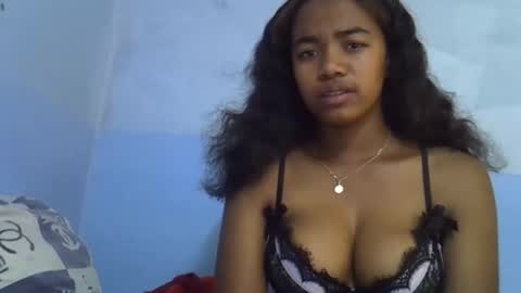 chaitee00 online show from May 16, 10:36 am