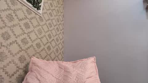 Raquel  online show from February 13, 6:15 pm