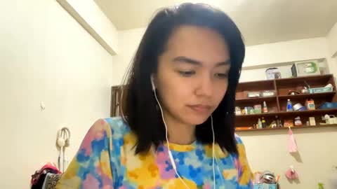 Elly online show from April 14, 1:25 pm