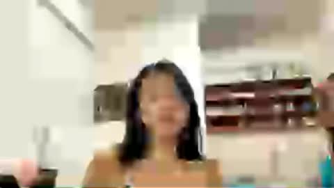 Elly online show from April 18, 1:46 pm