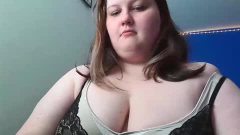 Charbees online show from December 18, 5:47 am