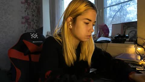 Nancy online show from December 19, 7:48 am