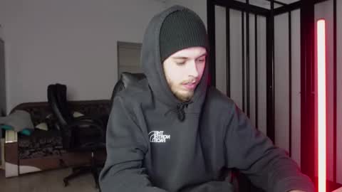 CHARLES SINS online show from February 19, 4:22 pm