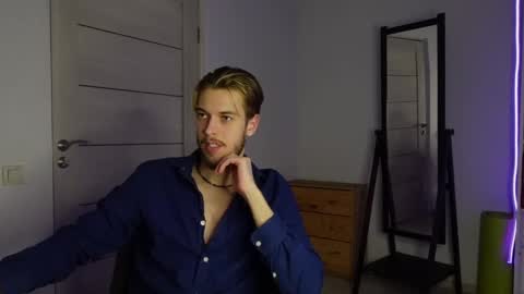 CHARLES SINS online show from February 16, 7:49 pm