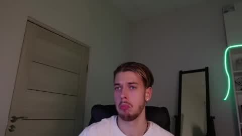 CHARLES SINS online show from March 1, 6:32 pm