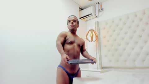 charlie_walkerr online show from April 28, 12:31 pm