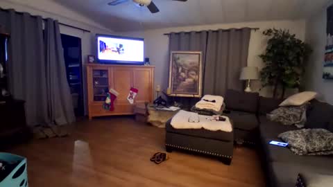 charliebroun online show from December 3, 4:24 am