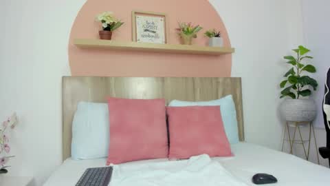 C H A R L O T E online show from January 12, 7:10 pm