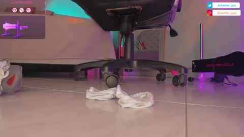 charlotte  grey online show from September 15, 9:27 pm