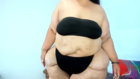 Snapshot of charlotte_curvy_ chatting on March 6, 11:53 pm Angelica Charlotte online show from March 6, 11:53 pm