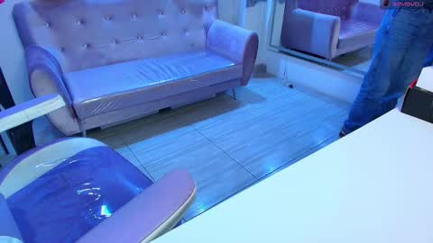 Charlotte online show from November 2, 4:23 am