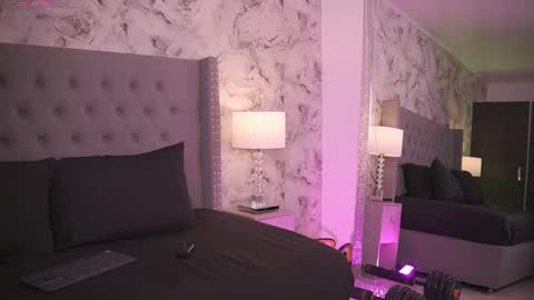Snapshot of charlotte_harriz chatting on February 26, 12:05 pm Charlotte online show from February 26, 12:05 pm