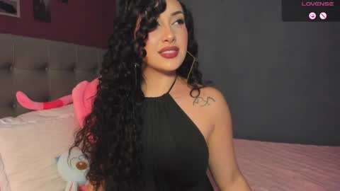 Charlotte james online show from April 8, 11:19 pm