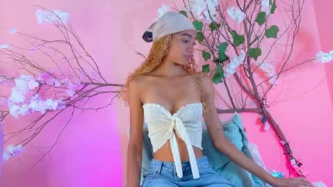 CHARLOTTE online show from March 29, 8:54 pm