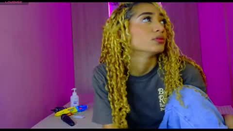 CHARLOTTE online show from November 16, 8:22 pm