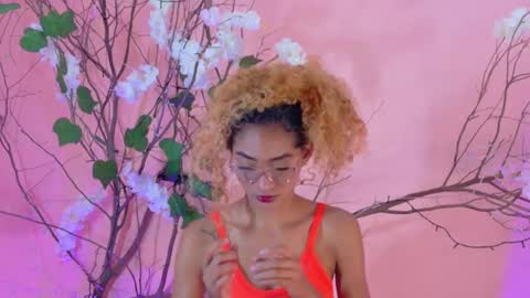 CHARLOTTE online show from March 8, 12:09 pm