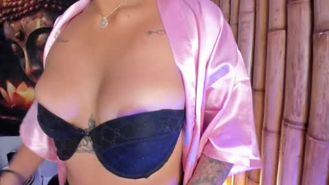 CHARLOTTE  online show from November 29, 9:11 pm