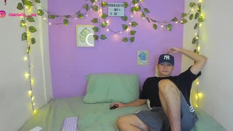 Snapshot of charlotte_queeen chatting on January 24, 8:53 pm Charlotte online show from January 24, 8:53 pm