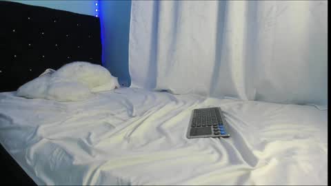 charlotte_xc online show from February 9, 7:48 am