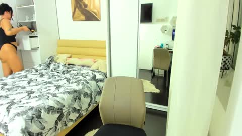 Charlotte online show from February 2, 6:04 am