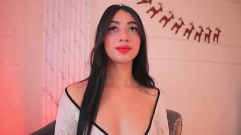 Lauren Rus online show from December 19, 12:33 pm