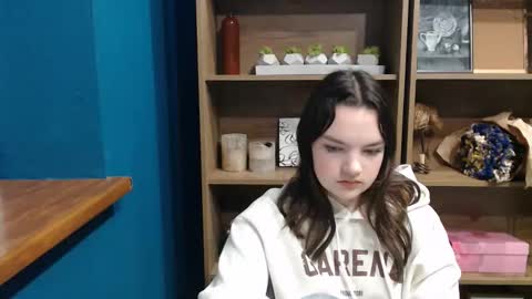 Julliette online show from December 19, 7:59 am