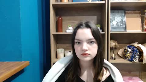 Julliette online show from December 15, 7:15 am