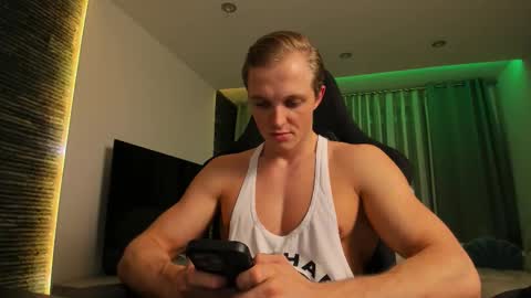 Chase Reed online show from November 3, 11:06 pm