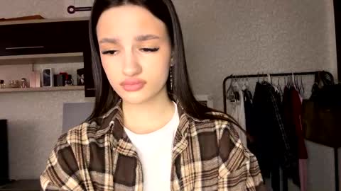 chasitykuhnle online show from April 21, 9:38 am