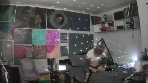 Sarah online show from April 13, 8:18 am