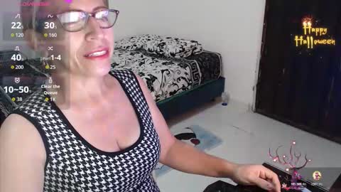 CHAYLA VICTORIA RUIZ  online show from October 24, 9:54 am