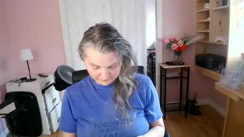 chealsiek online show from May 7, 5:19 pm