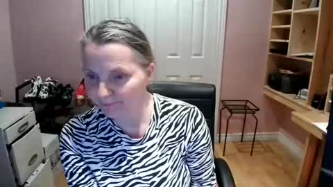 chealsiek online show from February 28, 10:47 pm