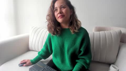 Regina Phalange online show from March 6, 8:59 pm