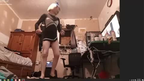 cheerleader_crossdresser online show from June 13, 8:25 am