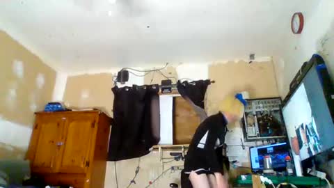 cheerleader_crossdresser online show from July 22, 6:37 am