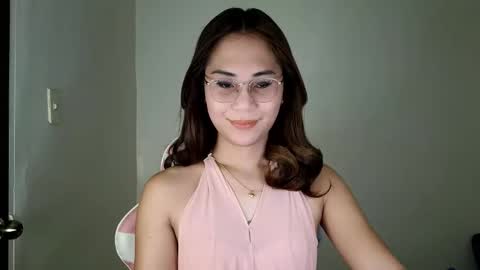 chelly4u69 online show from June 8, 1:22 am