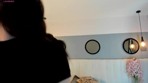 chelsea_bolton_ online show from March 5, 12:25 pm