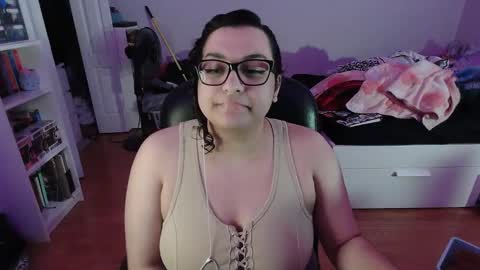 Snapshot of chericheesecake chatting on February 14, 3:11 am chericheesecake online show from February 14, 3:11 am