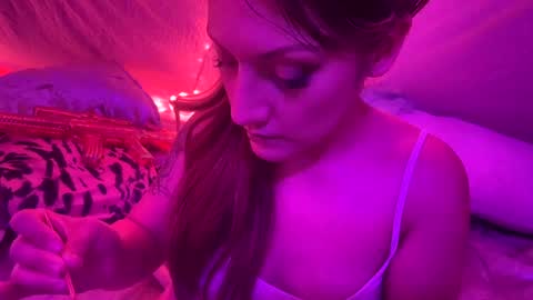 cherrieamaretto online show from June 20, 6:19 am