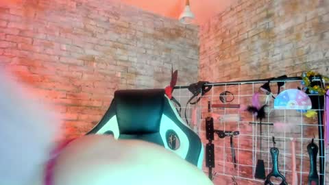 Snapshot of cherry_xoxx chatting on September 30, 11:32 am online show from September 30, 11:32 am