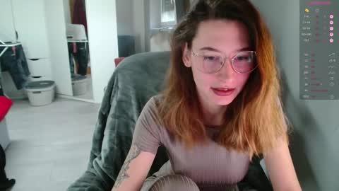 Leonie online show from March 15, 7:23 am