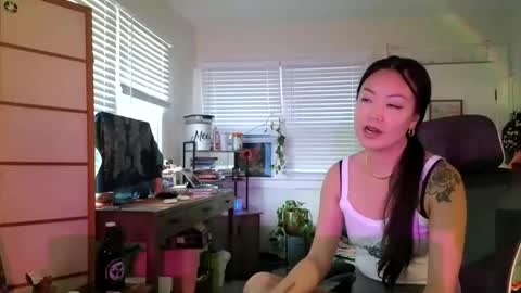 Snapshot of cherrycam777 chatting on October 29, 12:45 am Miss Cherry online show from October 29, 12:45 am