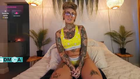 Snapshot of cheviblue chatting on October 9, 2:11 pm Chevi Blue online show from October 9, 2:11 pm