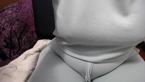 Chikys   online show from December 1, 3:43 pm