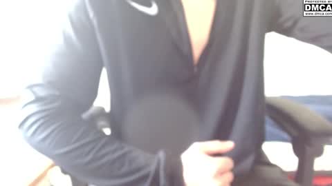 chill_fit_guy online show from November 19, 8:40 pm